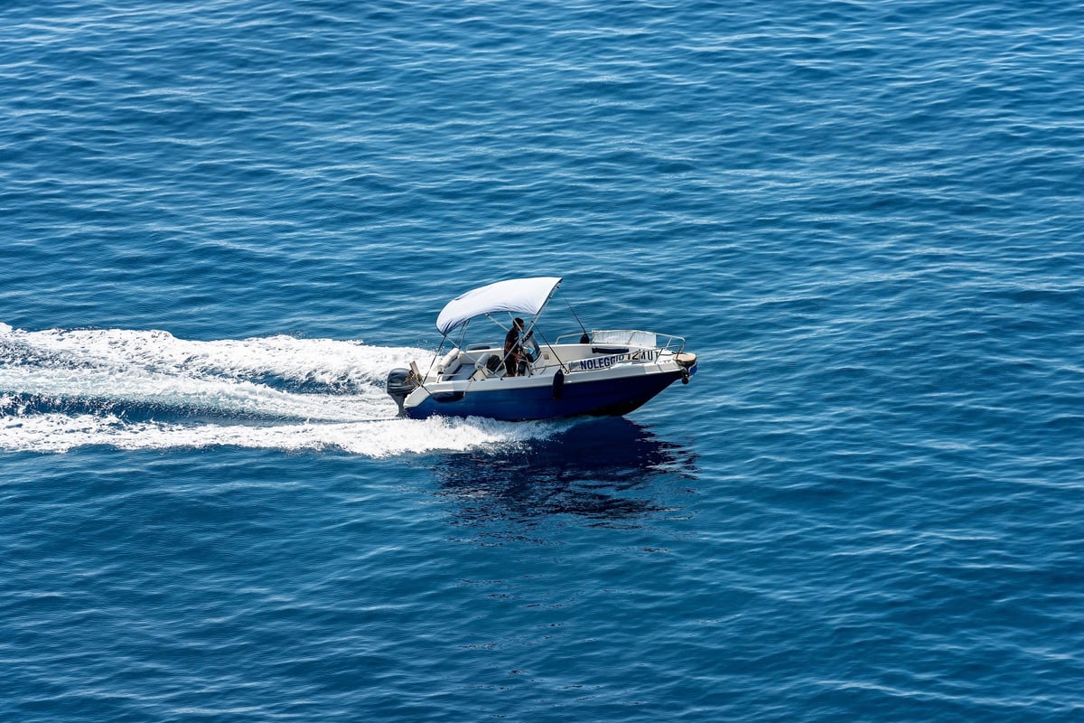 Catamaran available for rent with Aruba Adventure